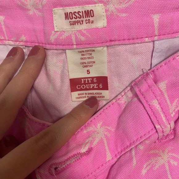 Pink shorts - Picture 4 of 4